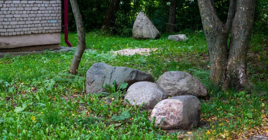 Conseils pour choisir des pierres de jardin imposantes